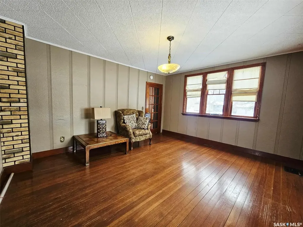 303 Ohlen Street Stockholm SK S0A 3Y0