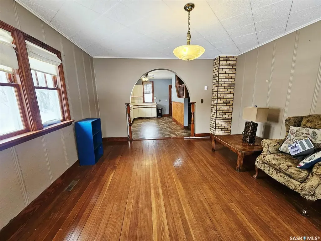303 Ohlen Street Stockholm SK S0A 3Y0
