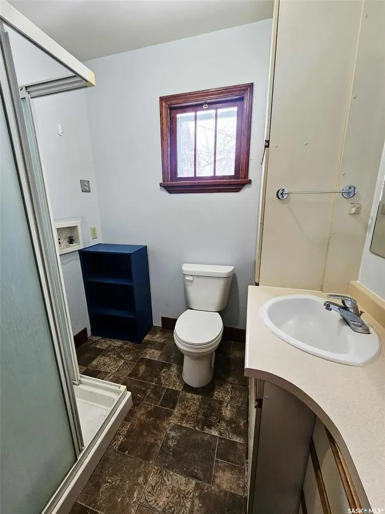 303 Ohlen Street Stockholm SK S0A 3Y0