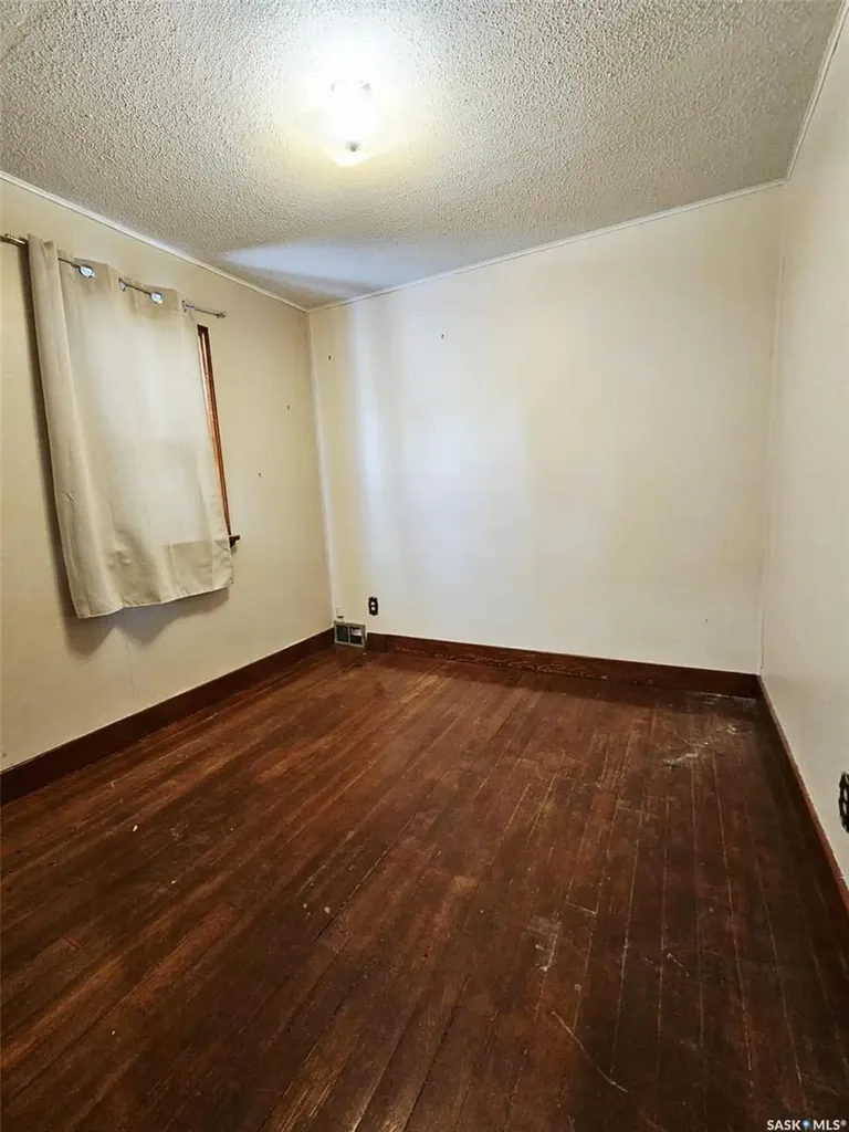 303 Ohlen Street Stockholm SK S0A 3Y0