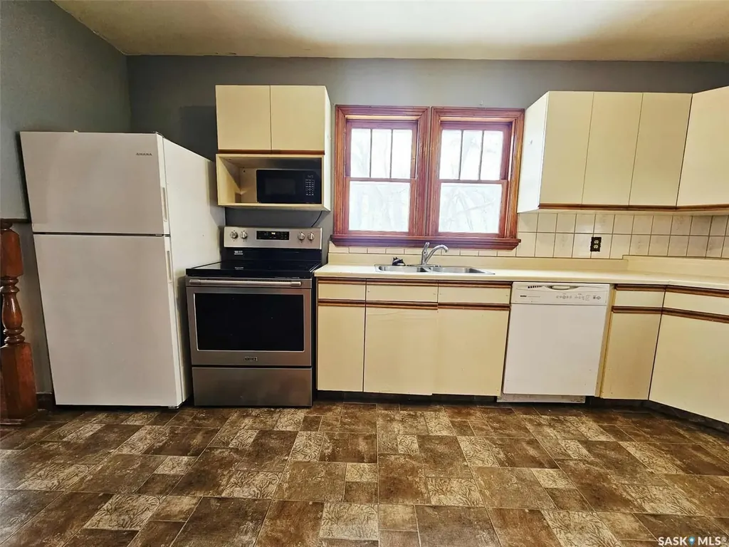 303 Ohlen Street Stockholm SK S0A 3Y0