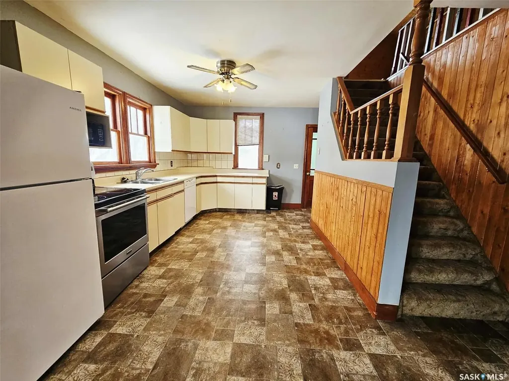 303 Ohlen Street Stockholm SK S0A 3Y0