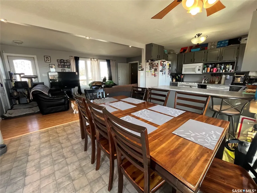 112 Gray Crescent W Wilkie SK S0K 4W0