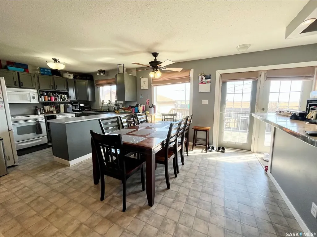 112 Gray Crescent W Wilkie SK S0K 4W0