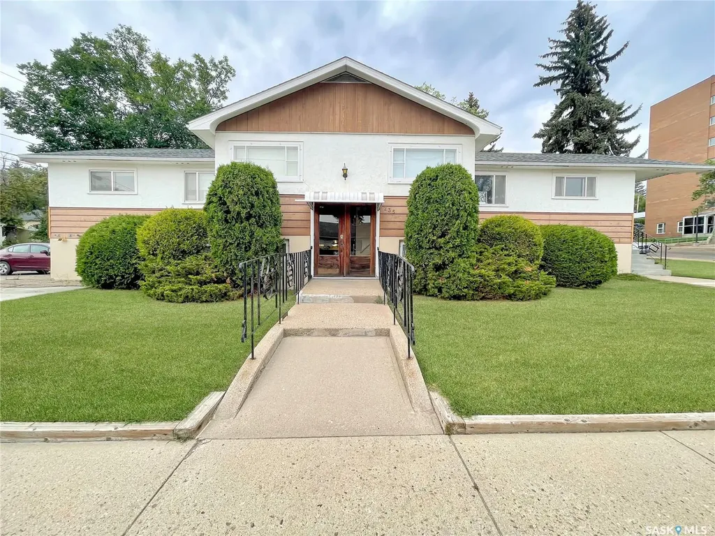 235 Sidney Street E Swift Current SK S9H 1T4