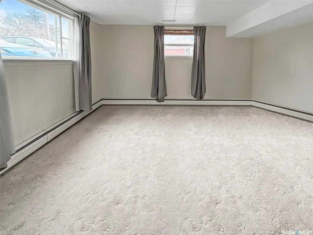 235 Sidney Street E Swift Current SK S9H 1T4