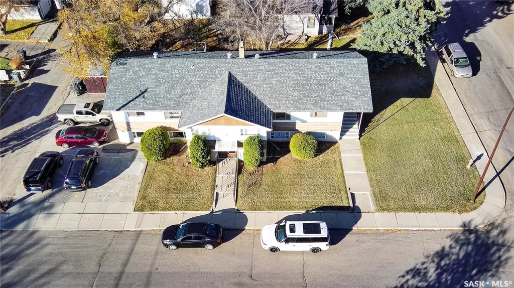 235 Sidney Street E Swift Current SK S9H 1T4