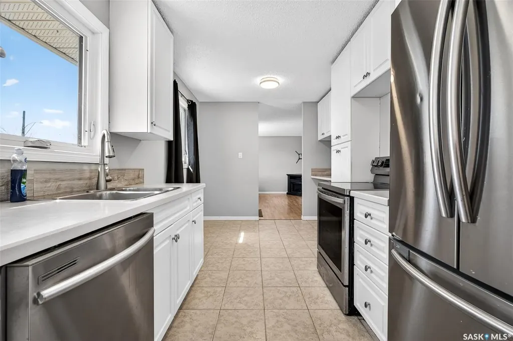 1312 Stadacona Street W Moose Jaw SK S6H 6M9