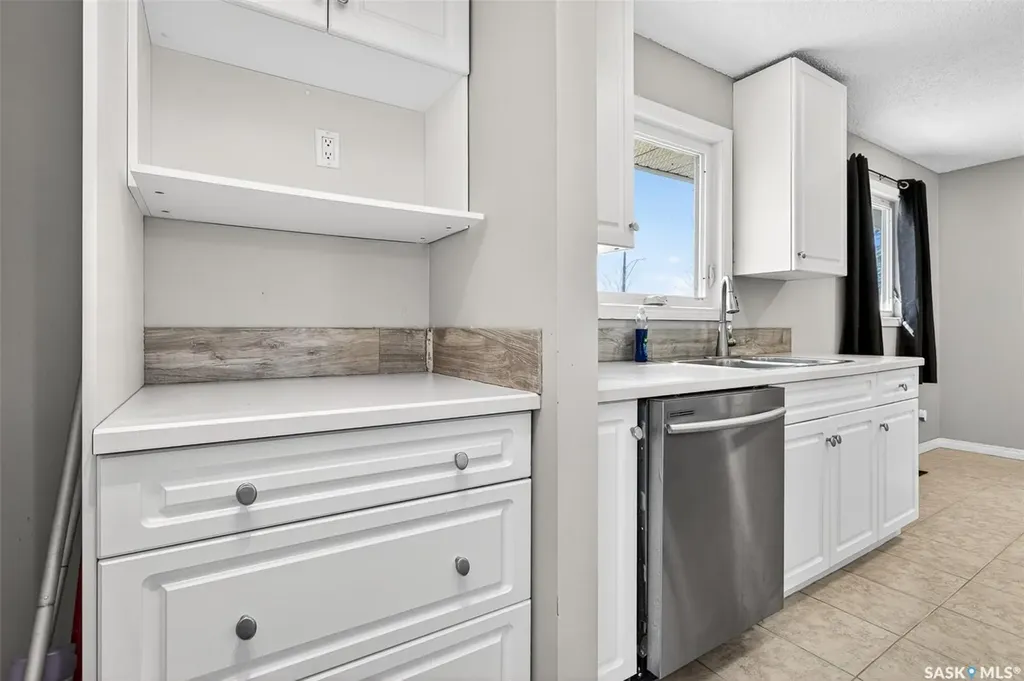 1312 Stadacona Street W Moose Jaw SK S6H 6M9