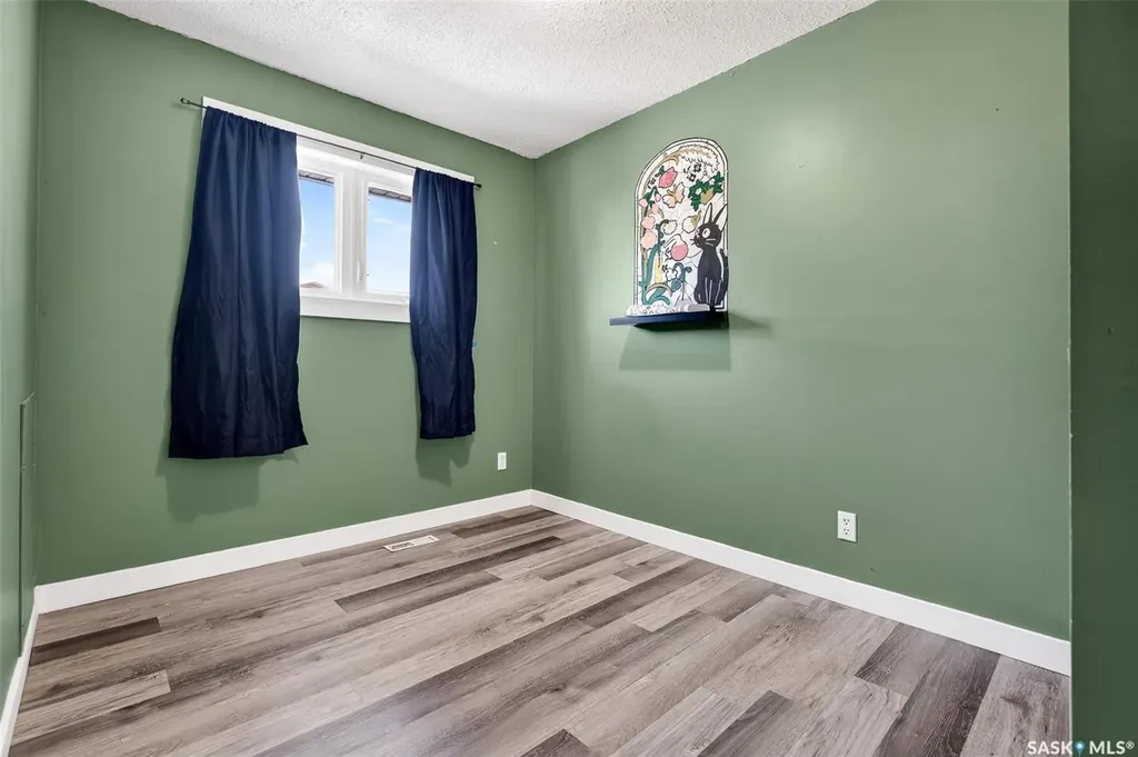 1312 Stadacona Street W Moose Jaw SK S6H 6M9