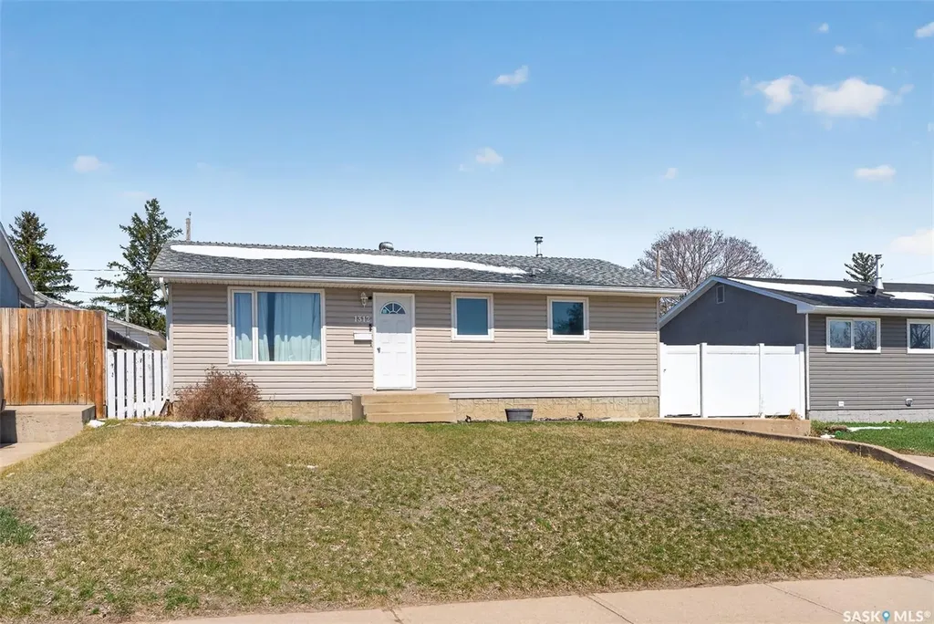 1312 Stadacona Street W Moose Jaw SK S6H 6M9