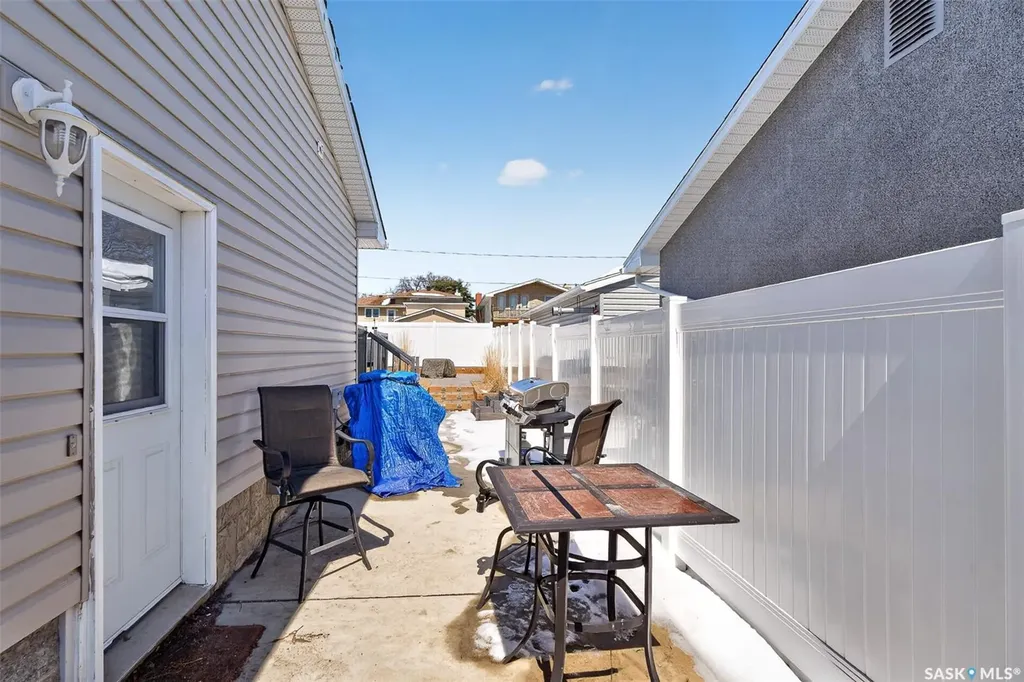 1312 Stadacona Street W Moose Jaw SK S6H 6M9