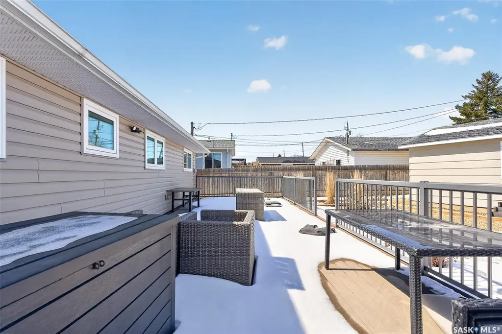 1312 Stadacona Street W Moose Jaw SK S6H 6M9