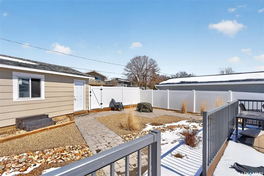 1312 Stadacona Street W Moose Jaw SK S6H 6M9