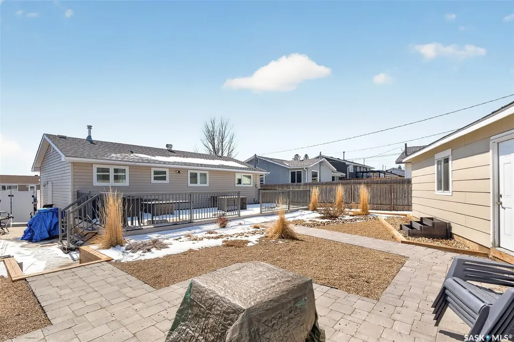 1312 Stadacona Street W Moose Jaw SK S6H 6M9