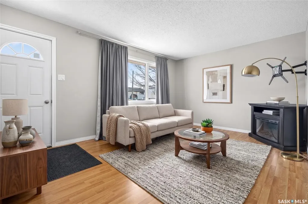 1312 Stadacona Street W Moose Jaw SK S6H 6M9