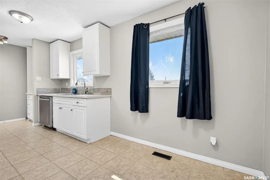 1312 Stadacona Street W Moose Jaw SK S6H 6M9