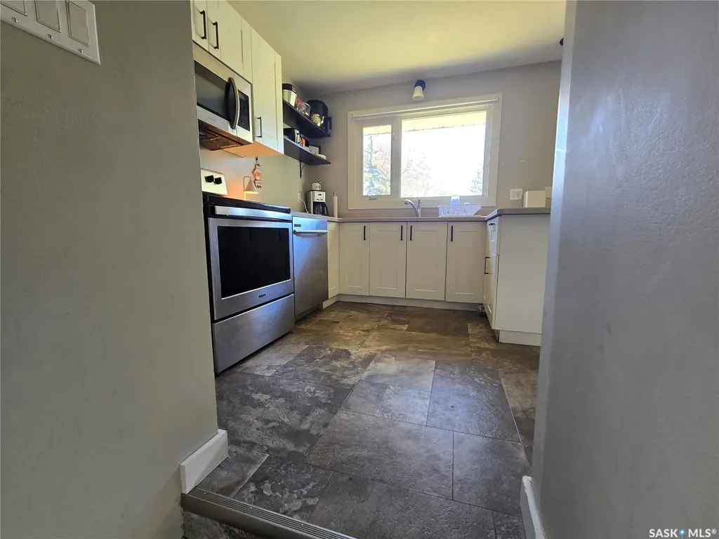719 3rd Street E Assiniboia SK S0H 0B0