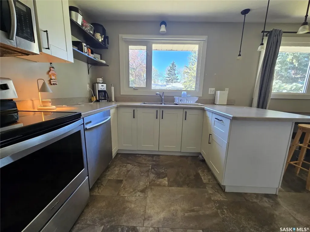 719 3rd Street E Assiniboia SK S0H 0B0