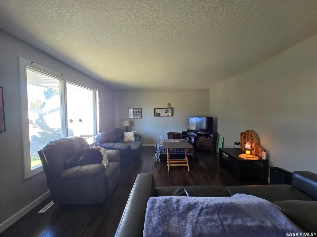 719 3rd Street E Assiniboia SK S0H 0B0