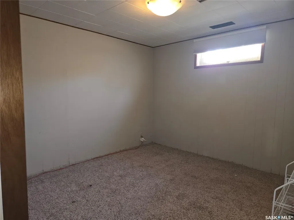 719 3rd Street E Assiniboia SK S0H 0B0