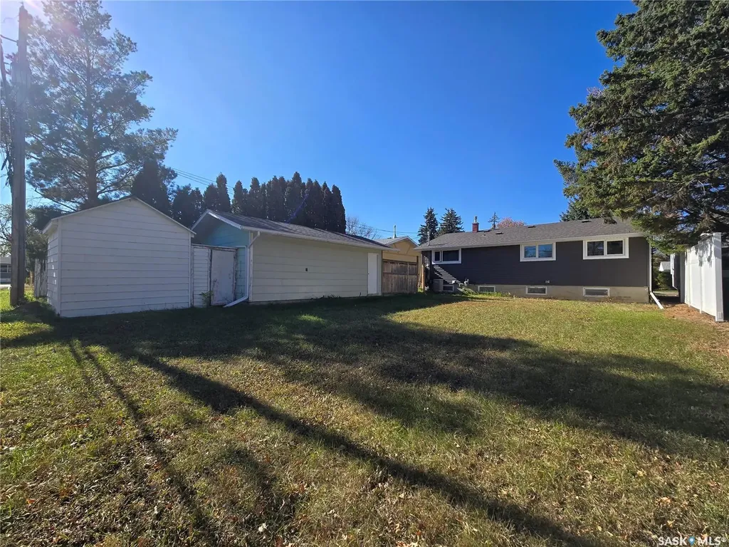 719 3rd Street E Assiniboia SK S0H 0B0