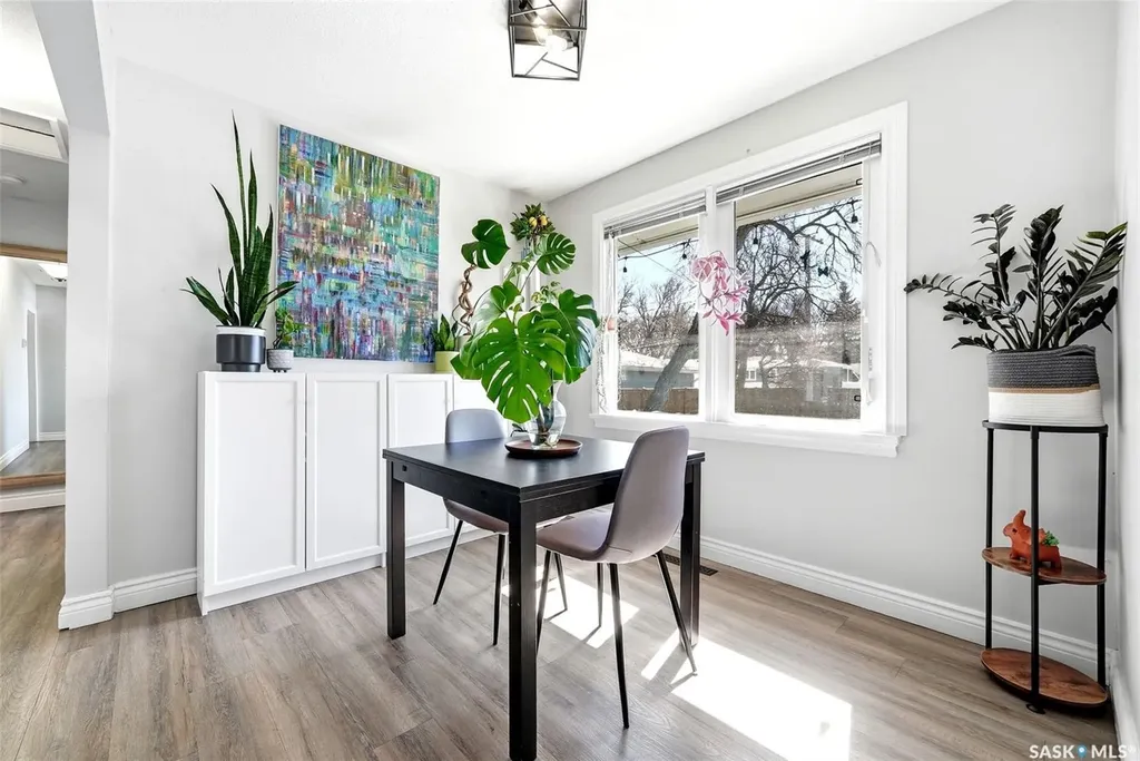 3039 Assiniboine Avenue Regina SK S4S 1E2