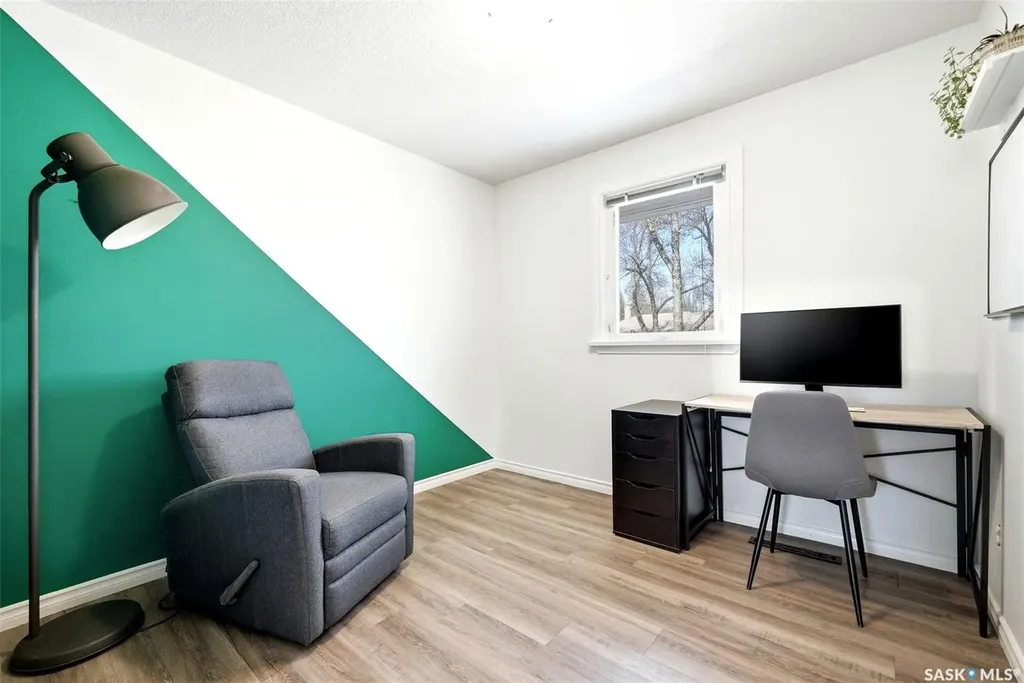 3039 Assiniboine Avenue Regina SK S4S 1E2
