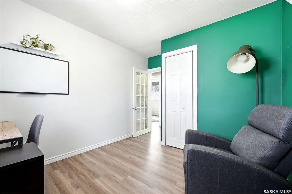 3039 Assiniboine Avenue Regina SK S4S 1E2