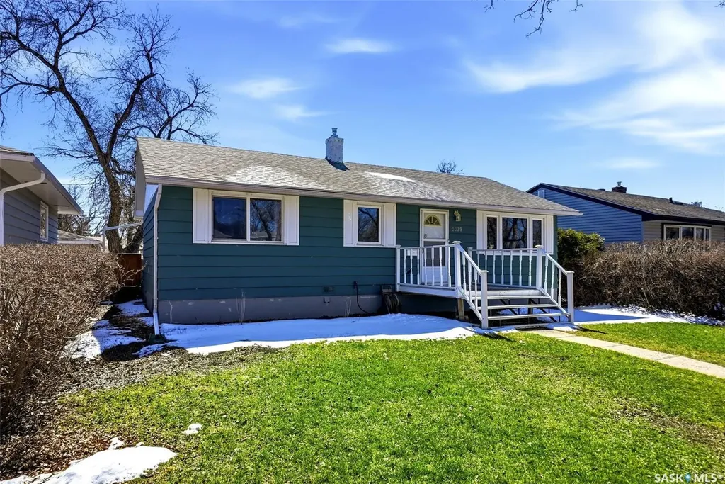 3039 Assiniboine Avenue Regina SK S4S 1E2