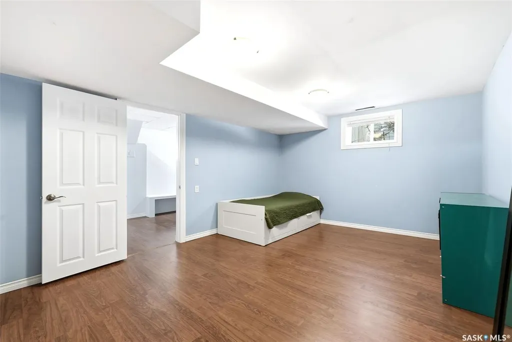3039 Assiniboine Avenue Regina SK S4S 1E2