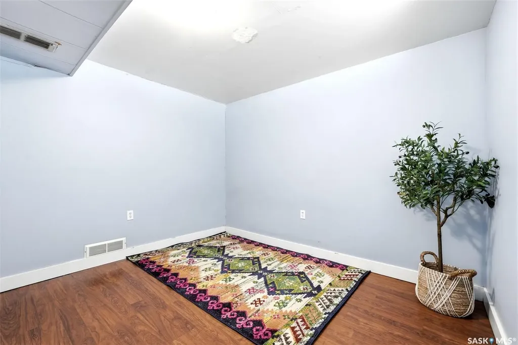 3039 Assiniboine Avenue Regina SK S4S 1E2