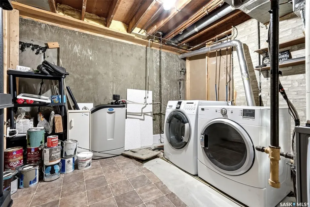 3039 Assiniboine Avenue Regina SK S4S 1E2