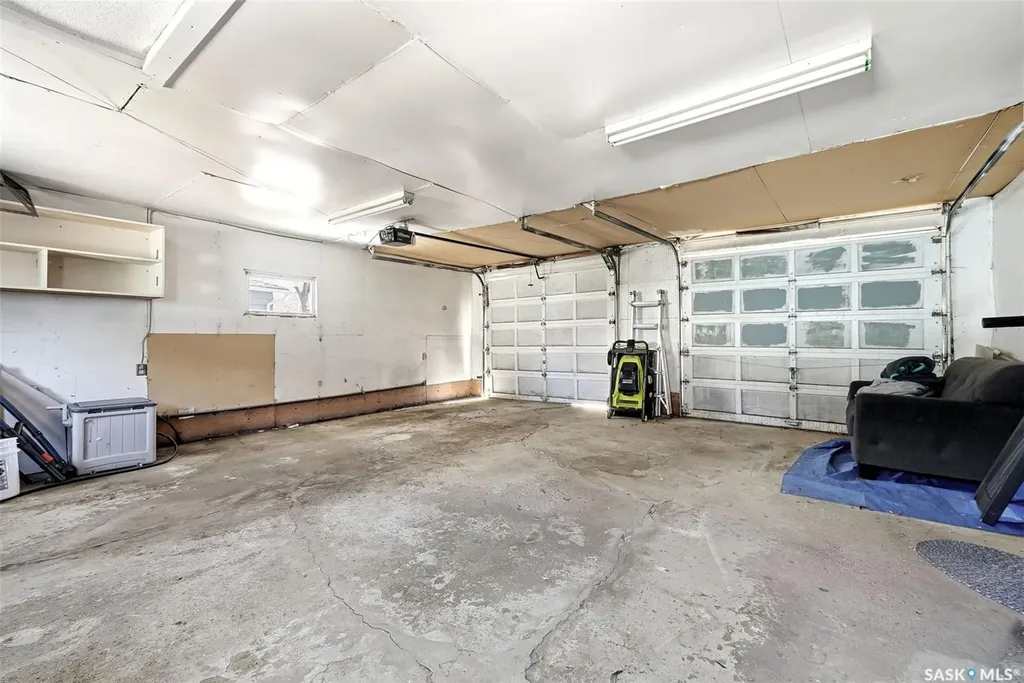 3039 Assiniboine Avenue Regina SK S4S 1E2