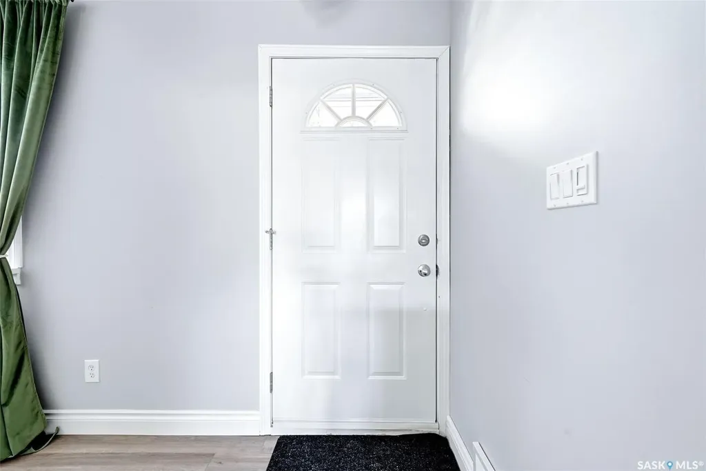 3039 Assiniboine Avenue Regina SK S4S 1E2