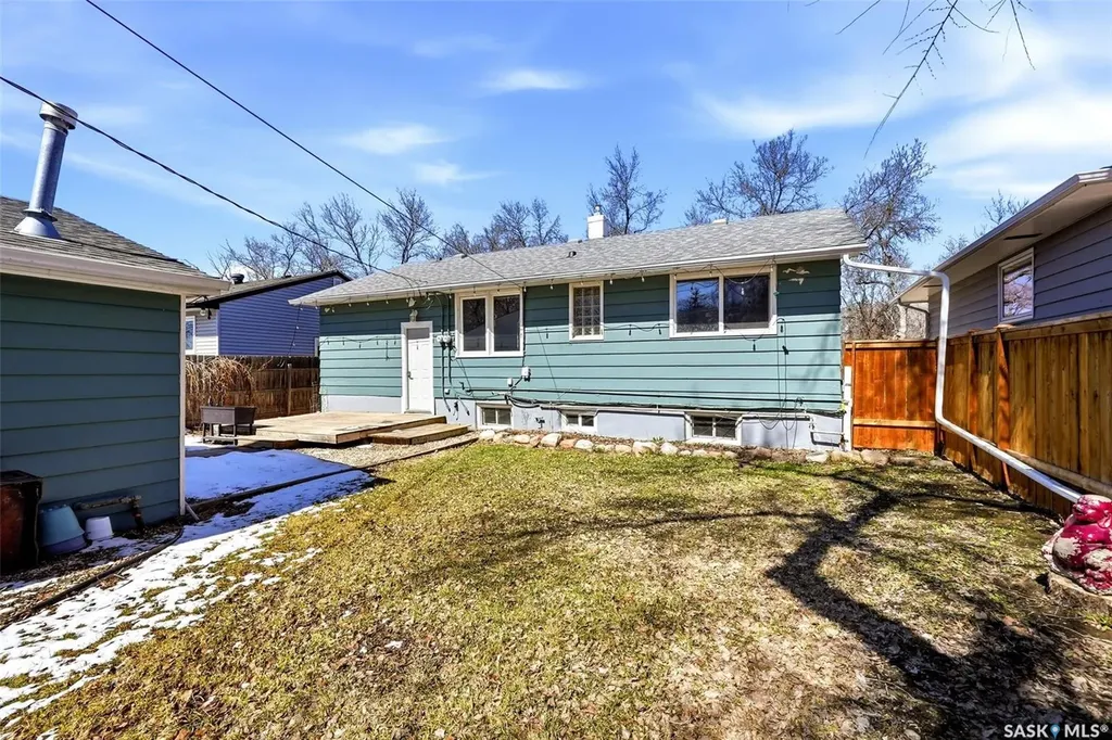 3039 Assiniboine Avenue Regina SK S4S 1E2