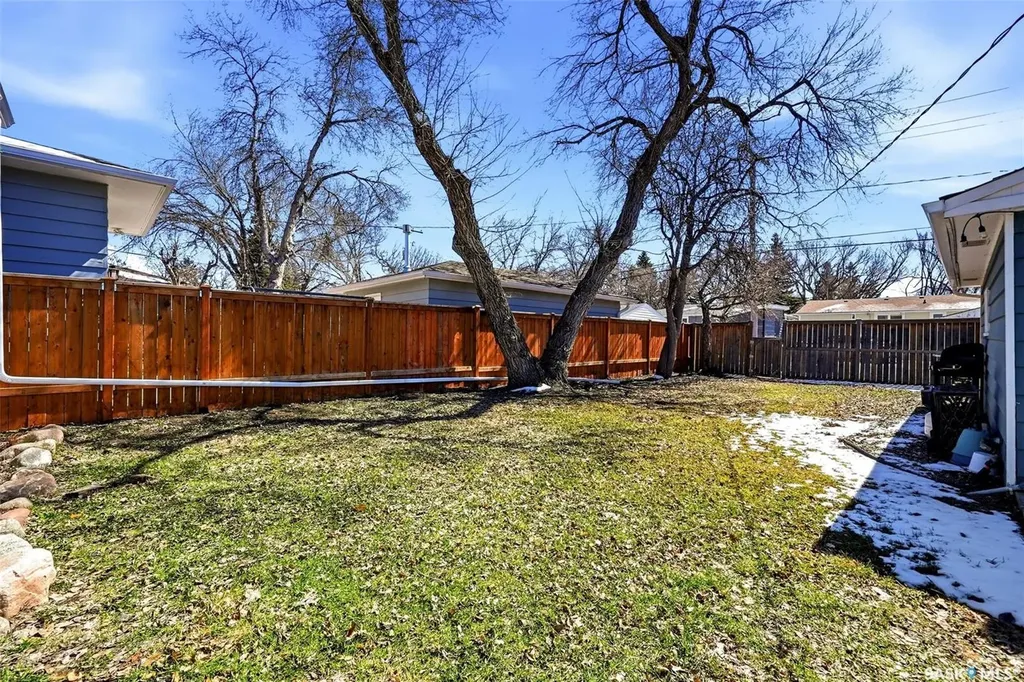 3039 Assiniboine Avenue Regina SK S4S 1E2