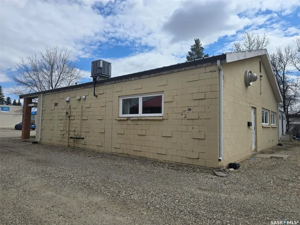 812 Desmond Street Grenfell SK S0G 2B0