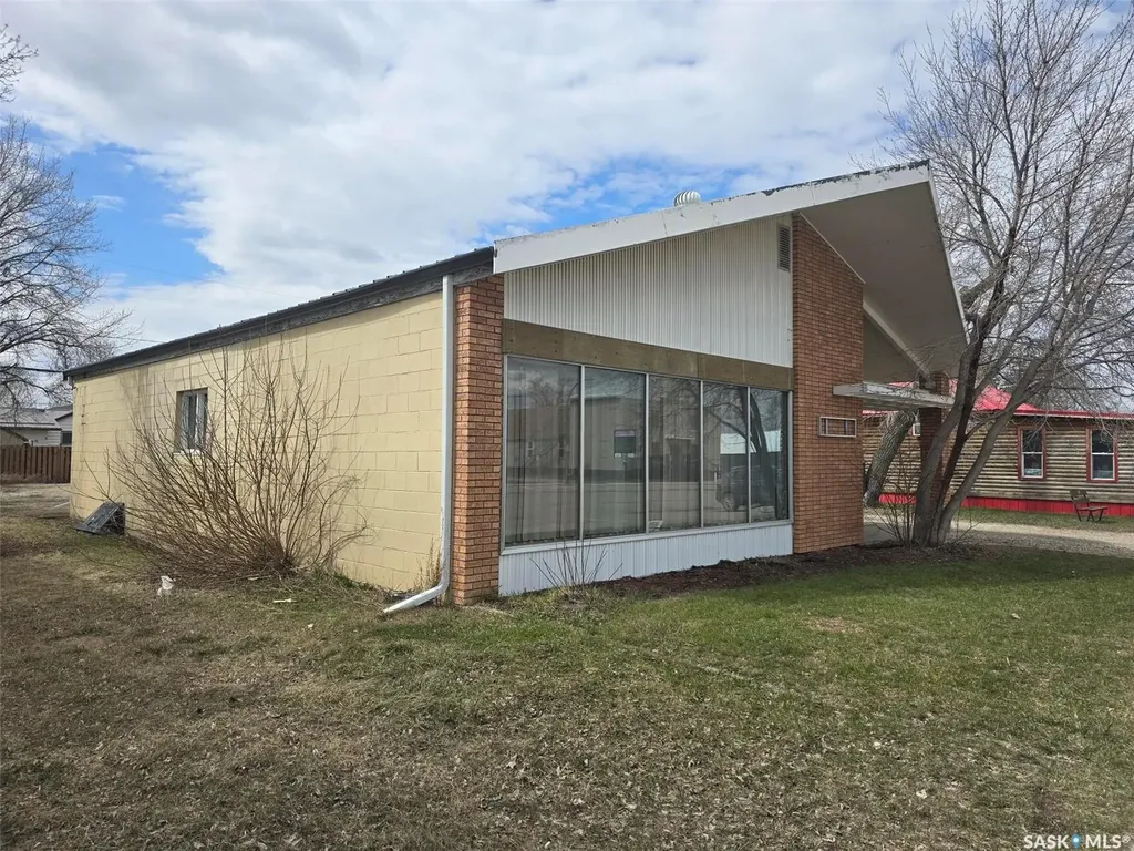 812 Desmond Street Grenfell SK S0G 2B0