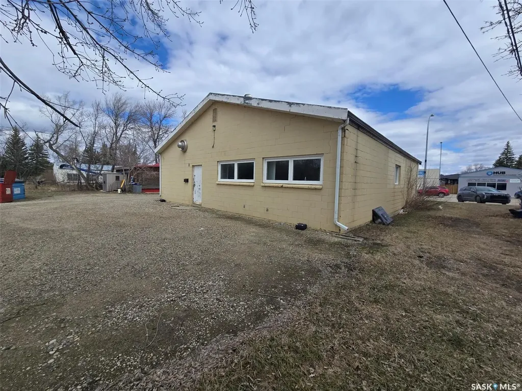 812 Desmond Street Grenfell SK S0G 2B0