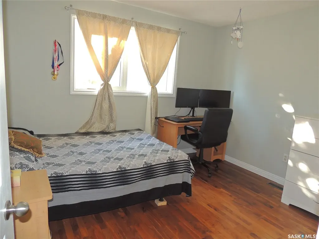 421 Maple Bay Estevan SK S4A 2E6