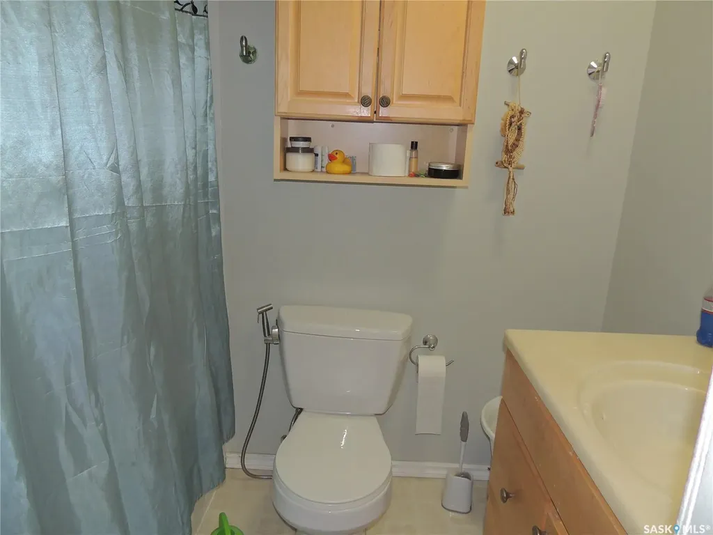 421 Maple Bay Estevan SK S4A 2E6