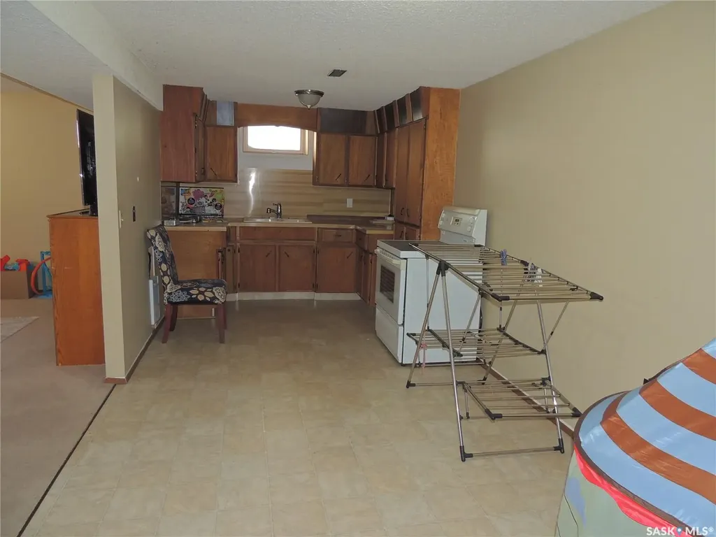 421 Maple Bay Estevan SK S4A 2E6