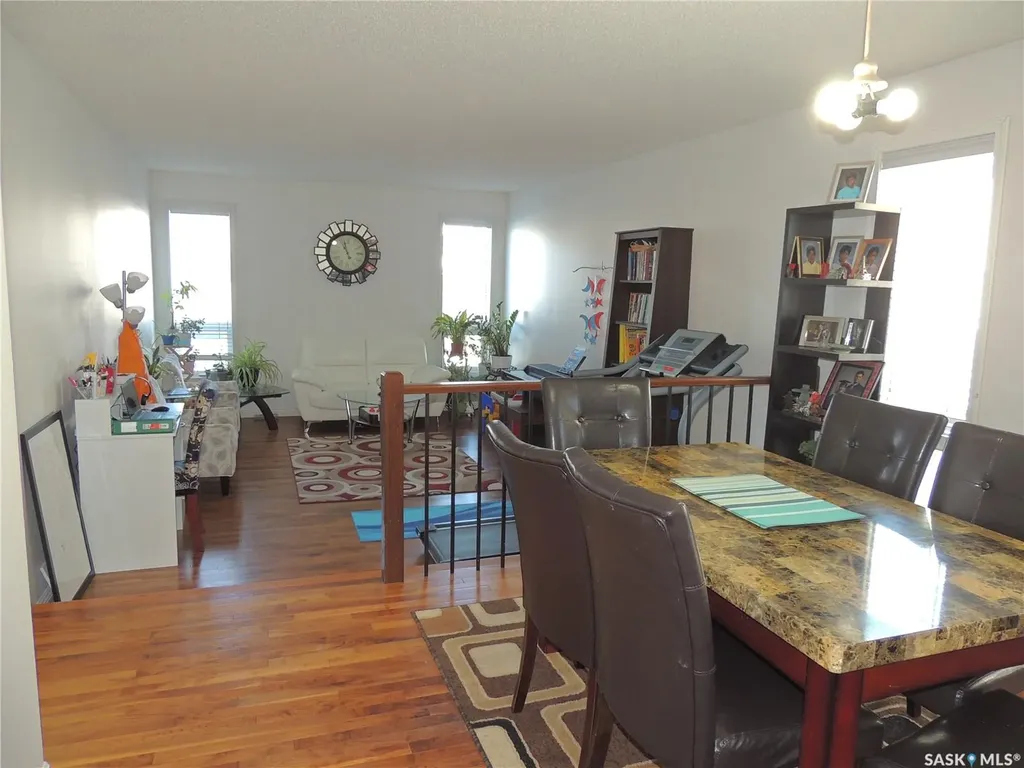 421 Maple Bay Estevan SK S4A 2E6