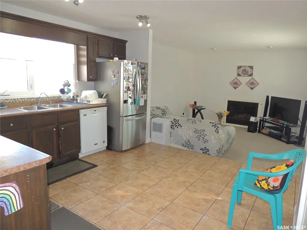 421 Maple Bay Estevan SK S4A 2E6