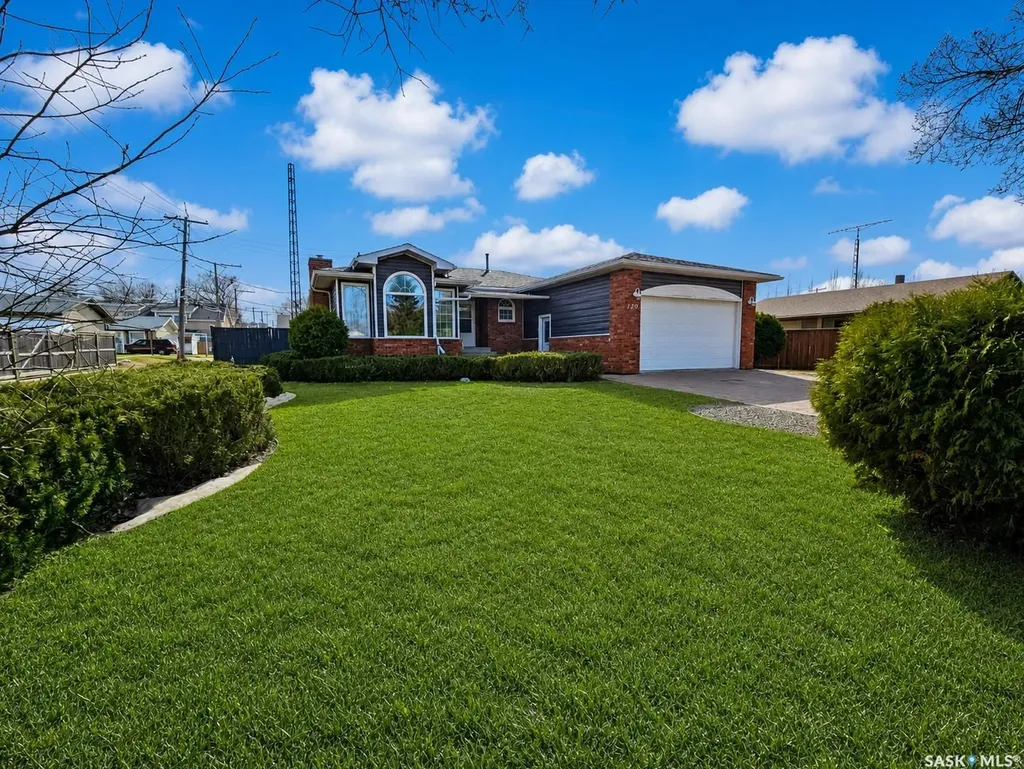120 5th Avenue W Unity SK S0K 4L0