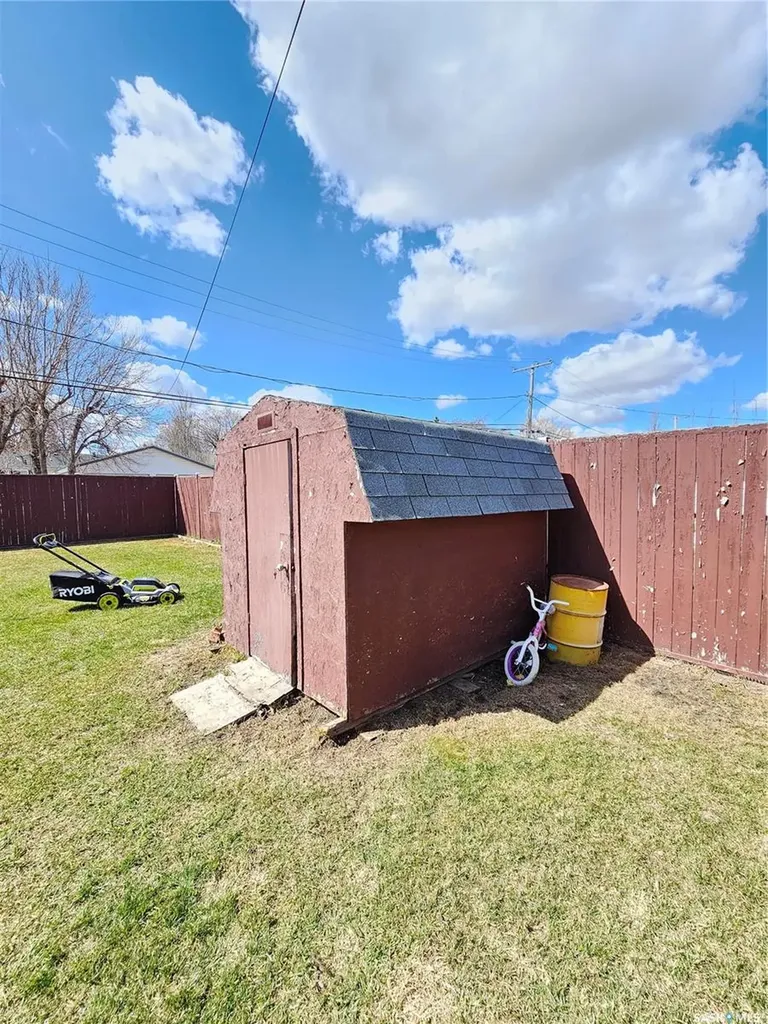 120 5th Avenue W Unity SK S0K 4L0