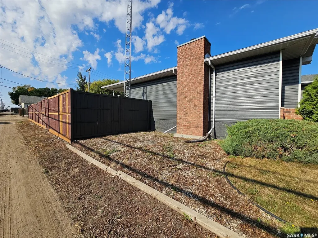 120 5th Avenue W Unity SK S0K 4L0