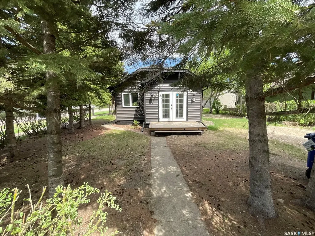 112 3rd Street S Wakaw SK S0K 4P0