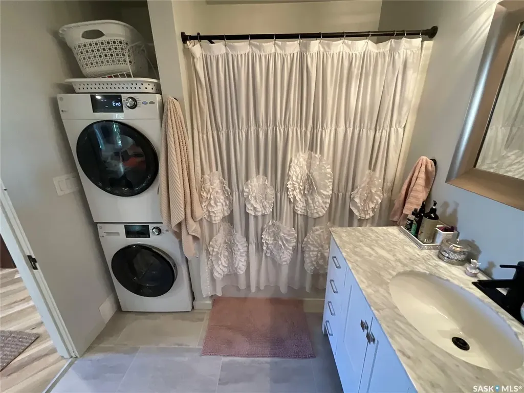 112 3rd Street S Wakaw SK S0K 4P0